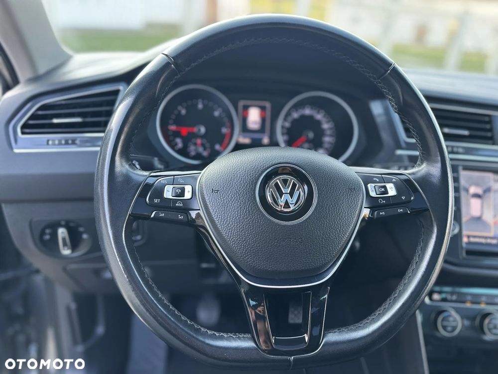 Volkswagen Tiguan - 22