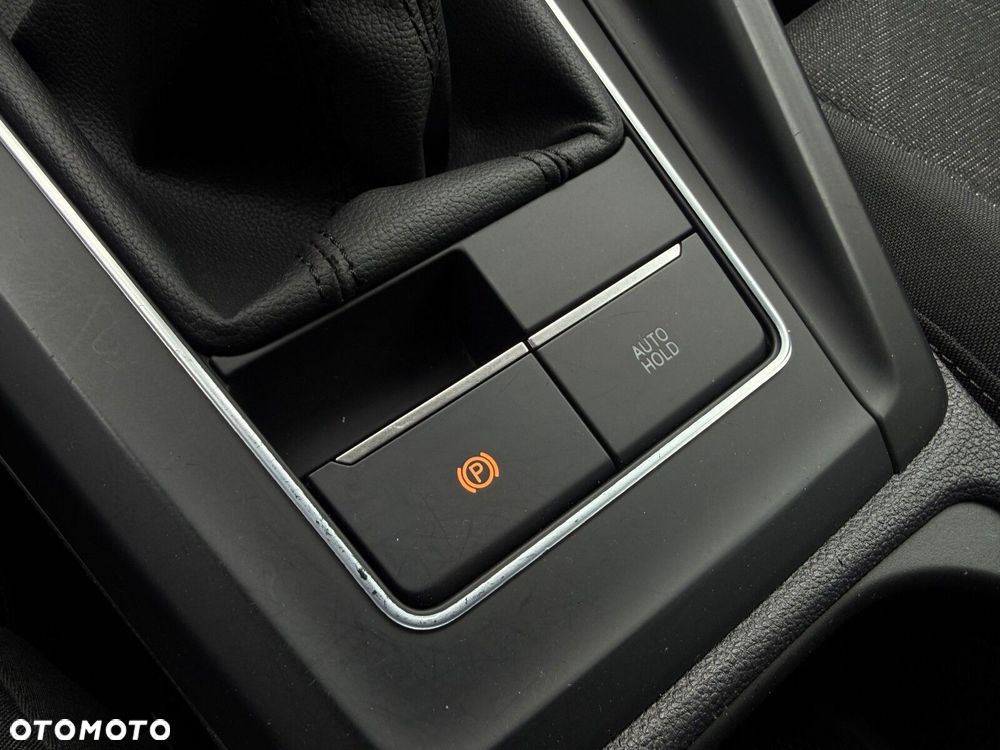 Volkswagen Golf - 26