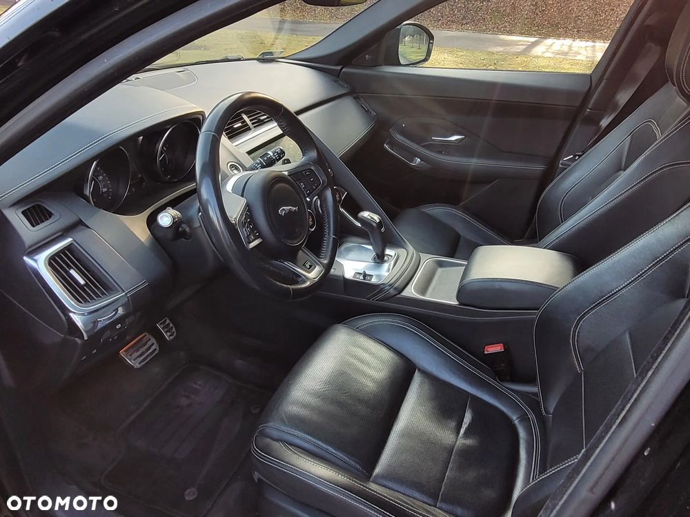 Jaguar E-Pace 2.0 i4P AWD R-Dynamic - 4