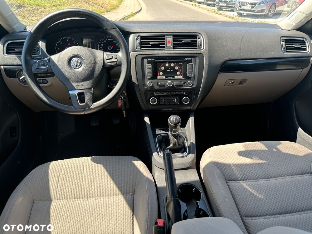 Volkswagen Jetta 1.6 TDI Blue Motion Technology Life - 6