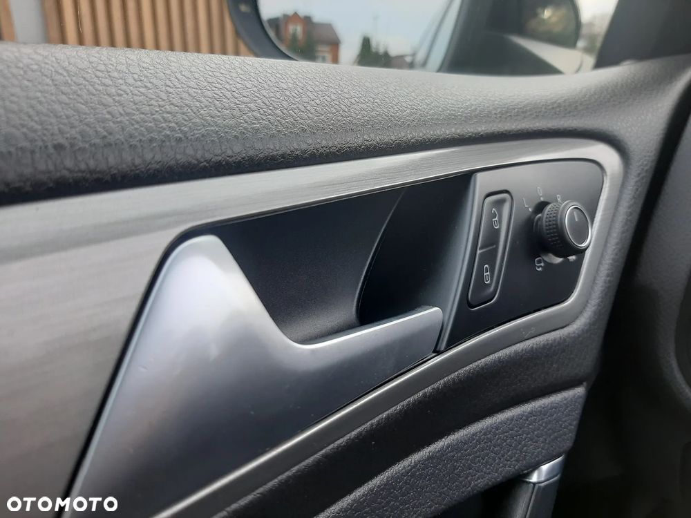 Volkswagen Golf 1.6 TDI BlueMotion Comfortline - 27