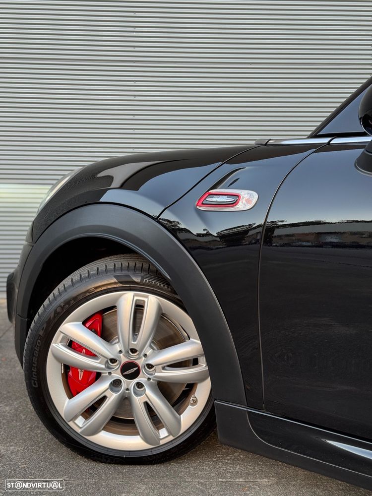 MINI Cabrio John Cooper Works - 7