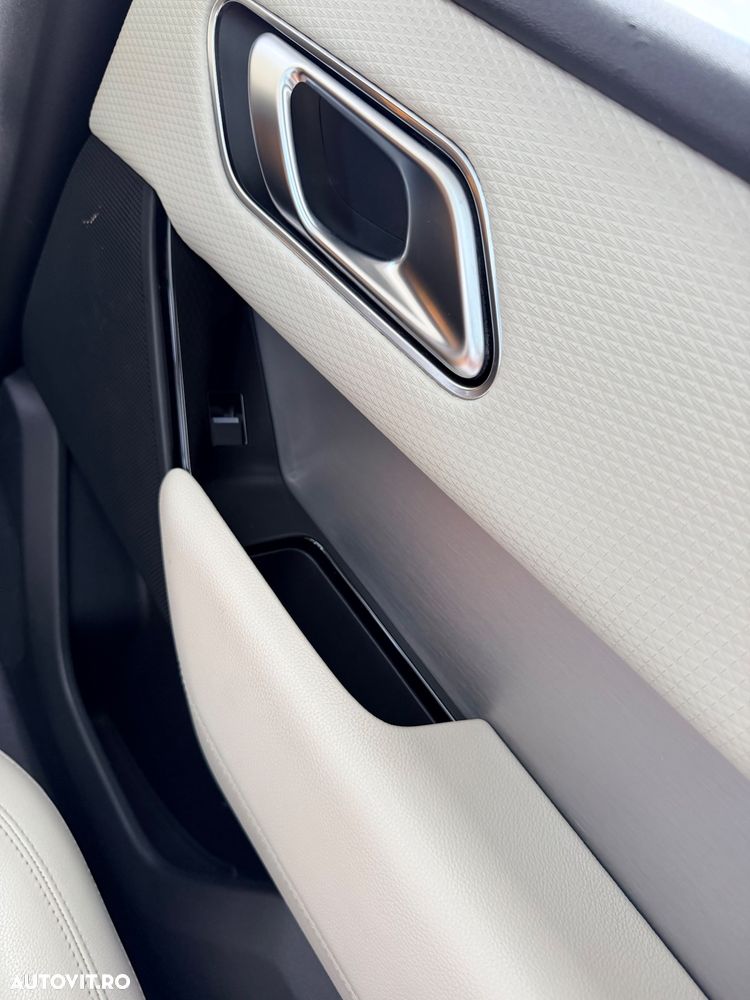 Land Rover Range Rover Velar 2020 photo 3
