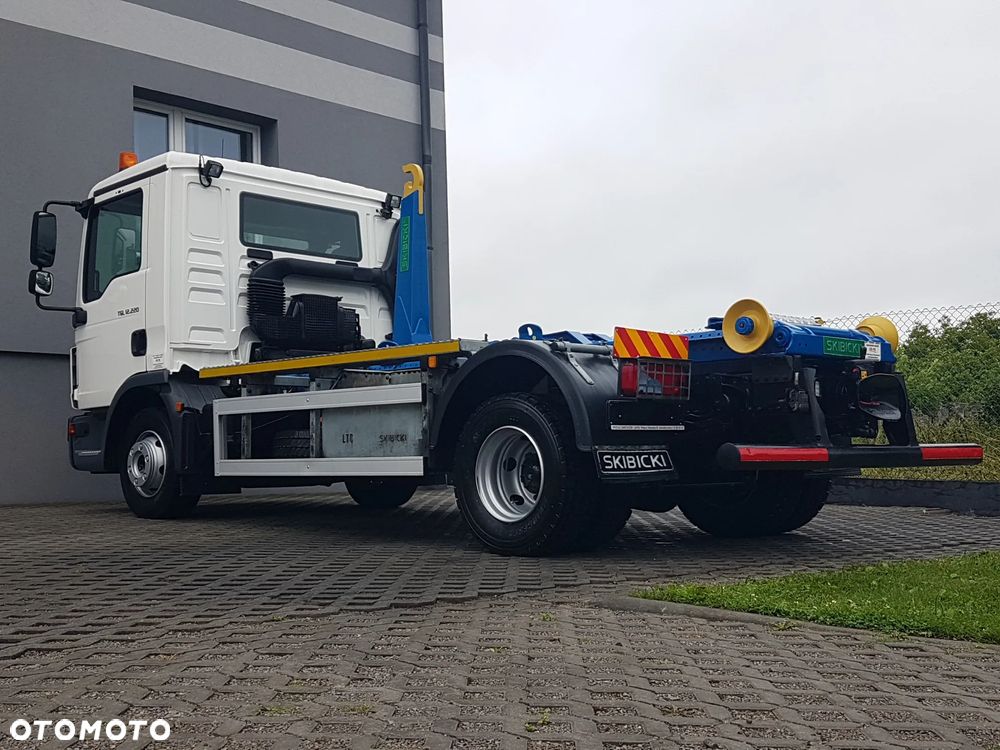 MAN TGL 12.220 HAKOWIEC SKIBICKI 4x2 KLIMA HAKOWIEC DO KONTENERÓW MANUAL 12T POD KONTENERY - 28