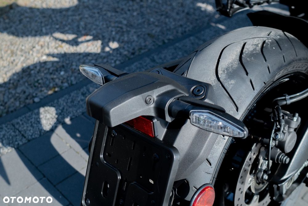 Suzuki GSX 1000 - 21