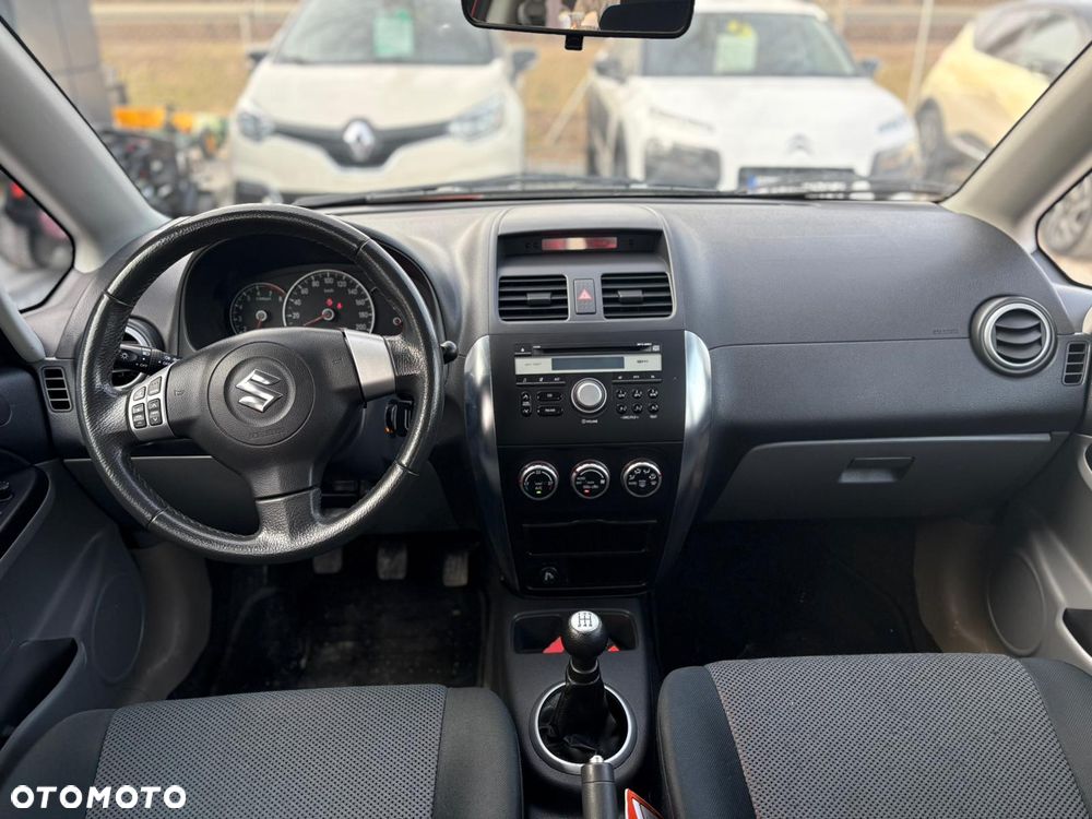 Suzuki SX4 1.6 GS / Premium - 11