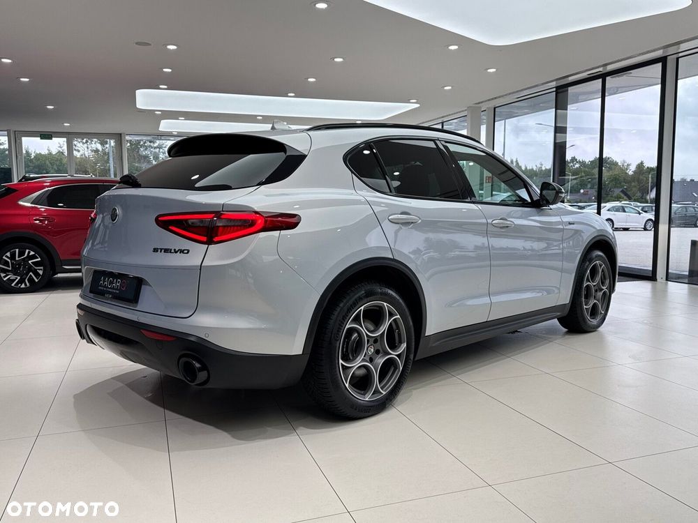Alfa Romeo Stelvio 2.0 Turbo Sprint Q4 - 5