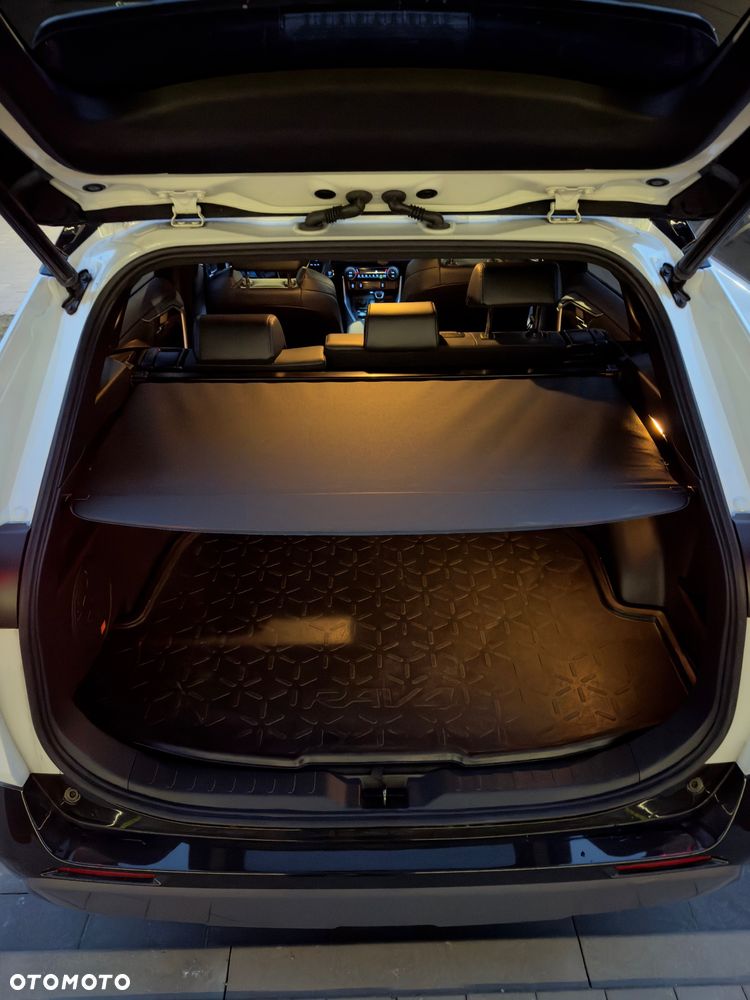 Toyota RAV4 2.5 Hybrid Black Edition by JBL 4x4 - 31