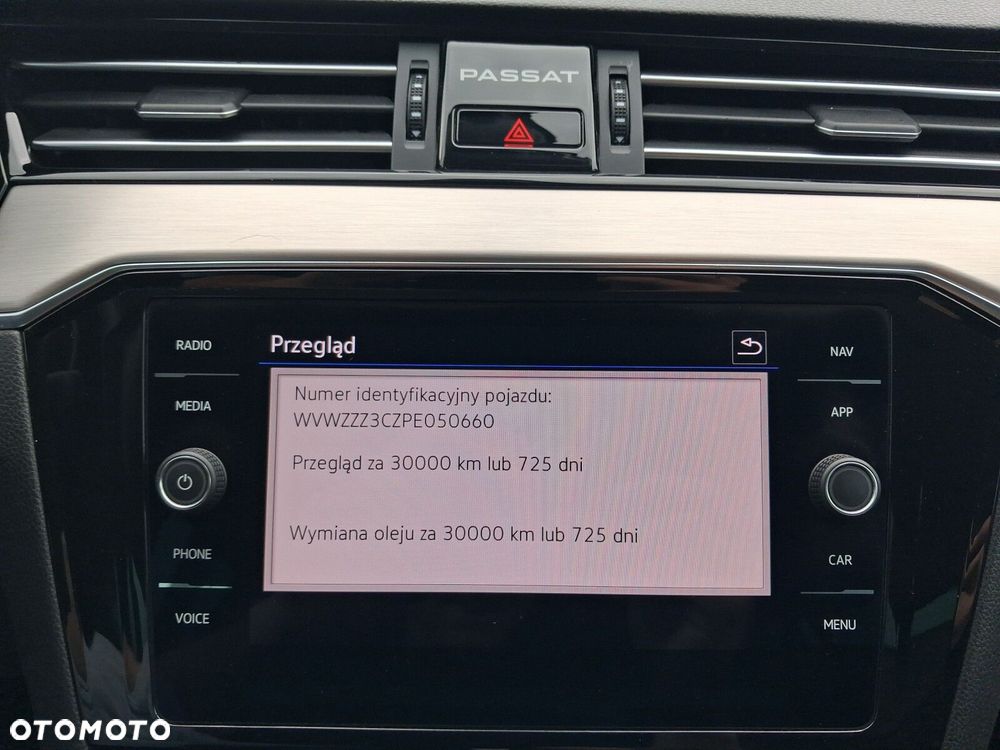 Volkswagen Passat - 33