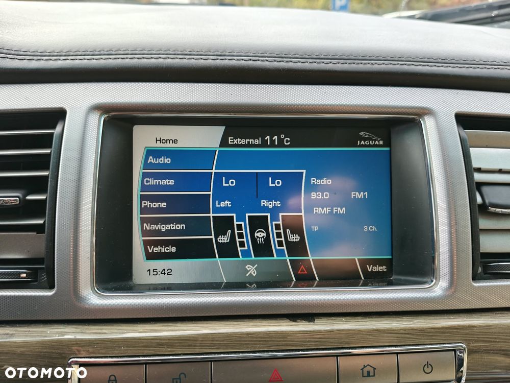 Jaguar XF 2.7 V6 D Premium Luxury - 16