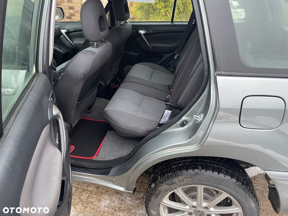 Toyota RAV4 2.0 D-4D Sol - 13