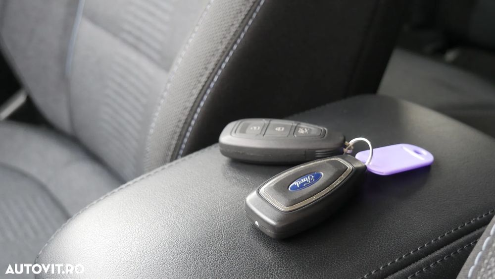 Ford Focus 1.5 EcoBlue Start-Stopp-System Aut. ACTIVE DESIGN - 37
