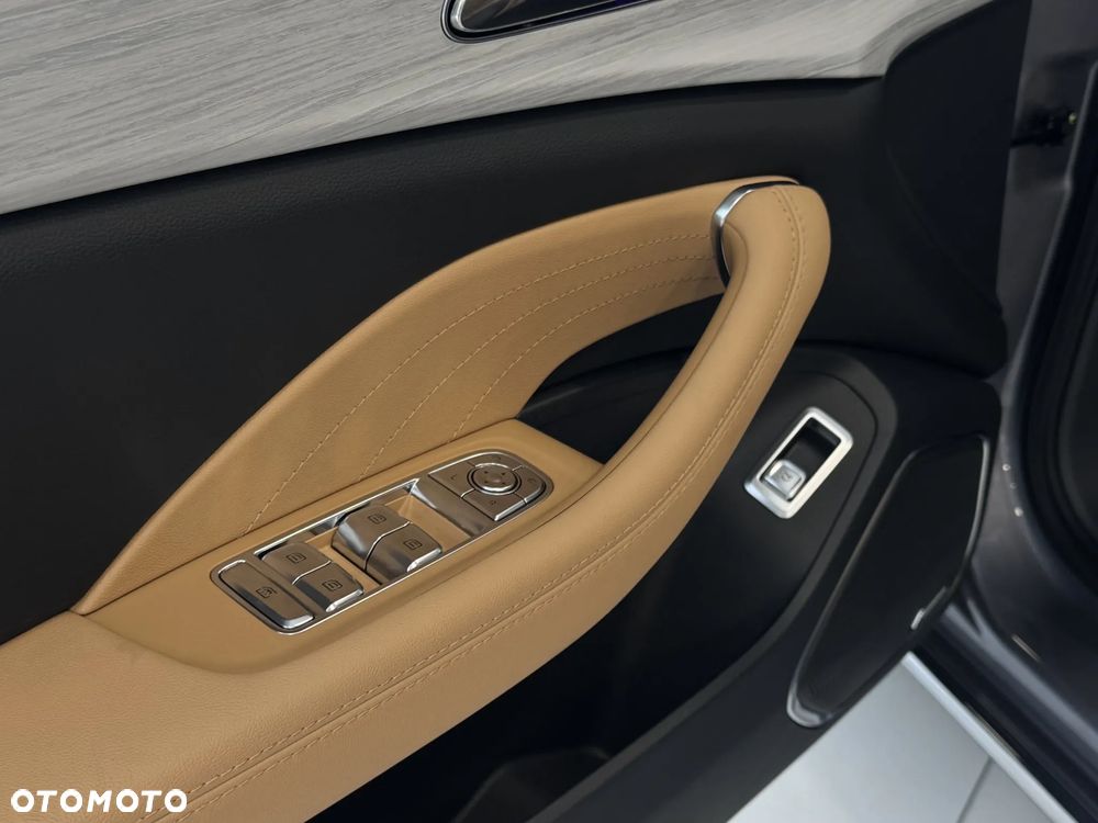 Hongqi H5 2.0T Comfort - 6