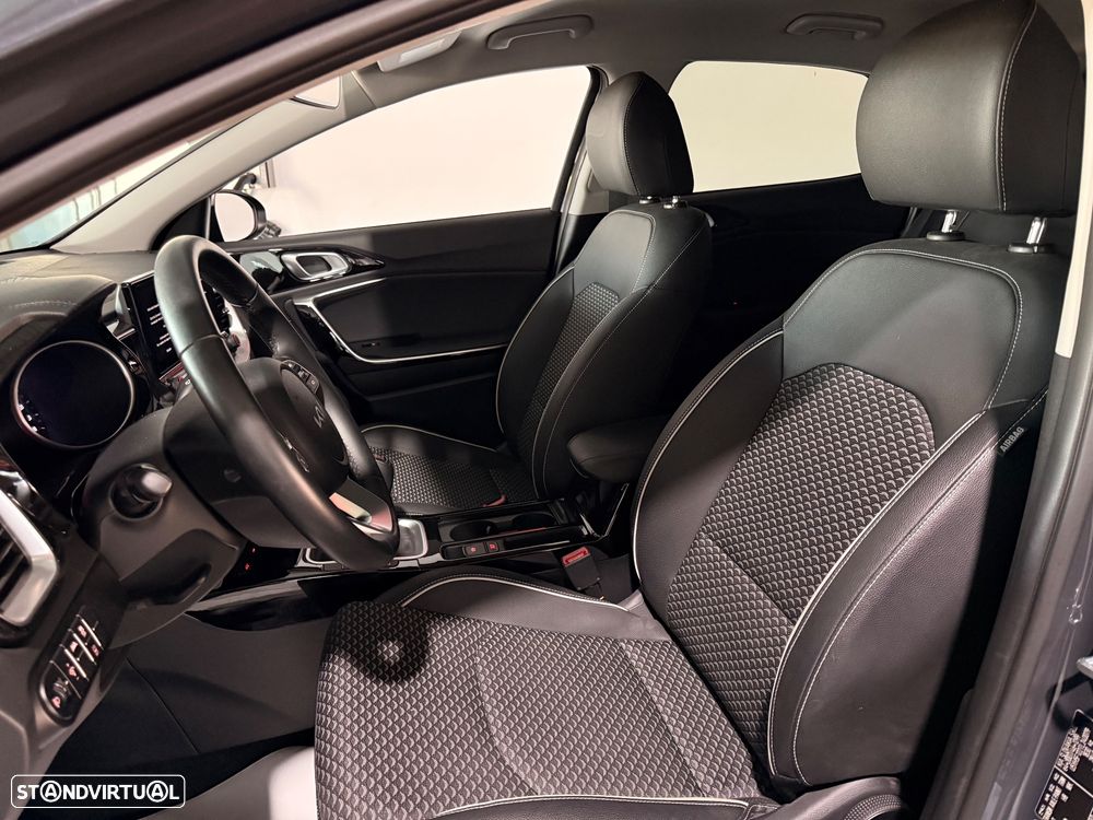 Kia XCeed - 8