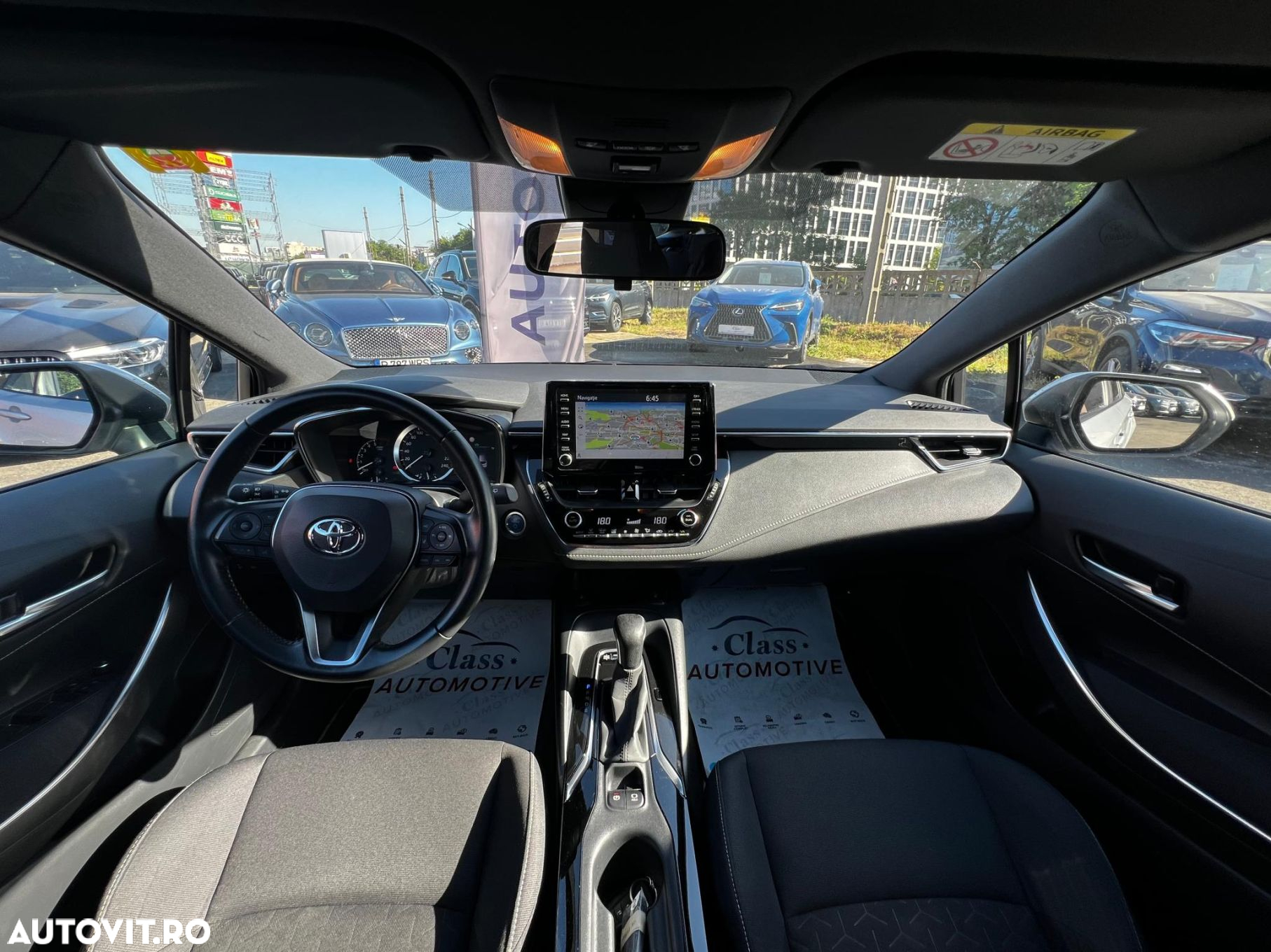 Toyota Corolla TS 1.8 HSD Dynamic - 18