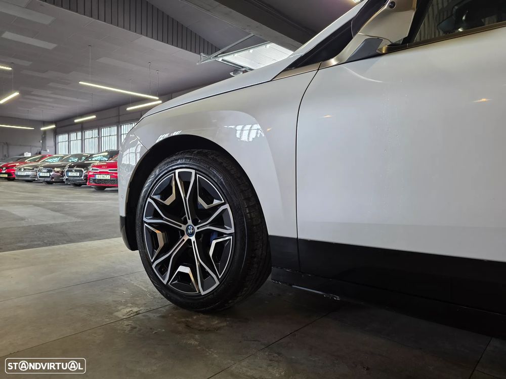 BMW iX xDrive 40 Pack Desportivo - 51