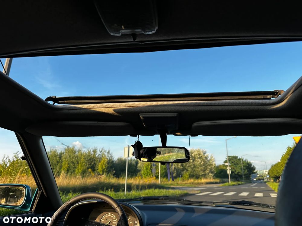 Mazda 323F - 23