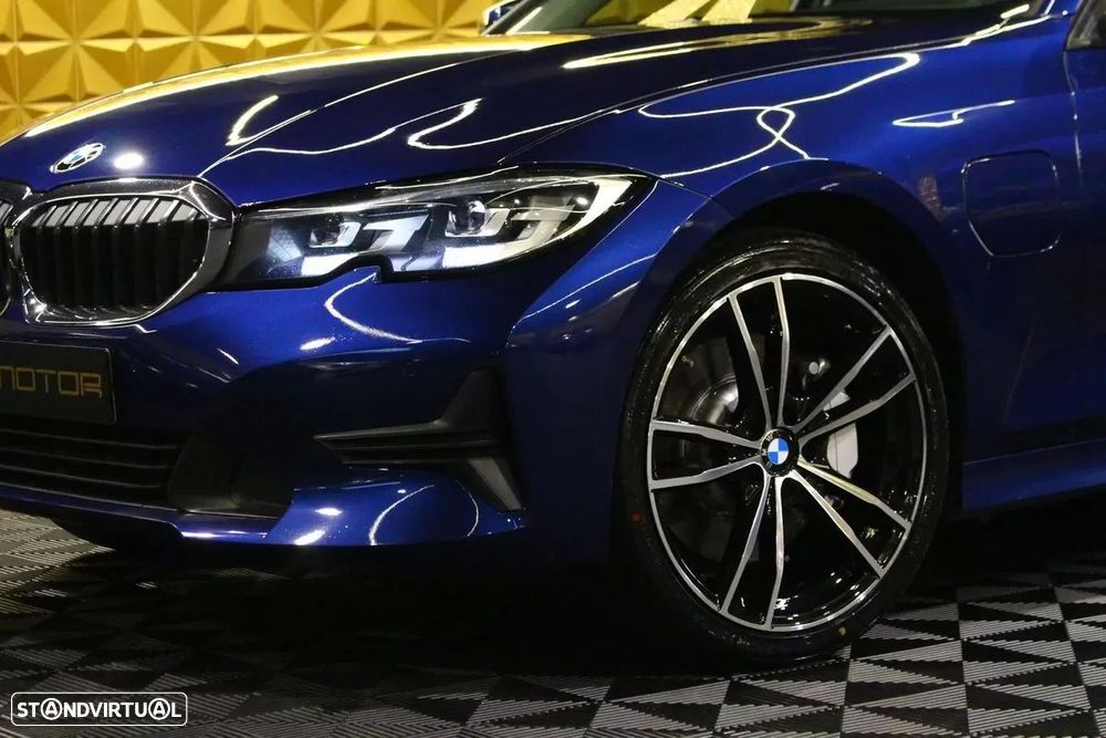 BMW 330 e Auto - 2