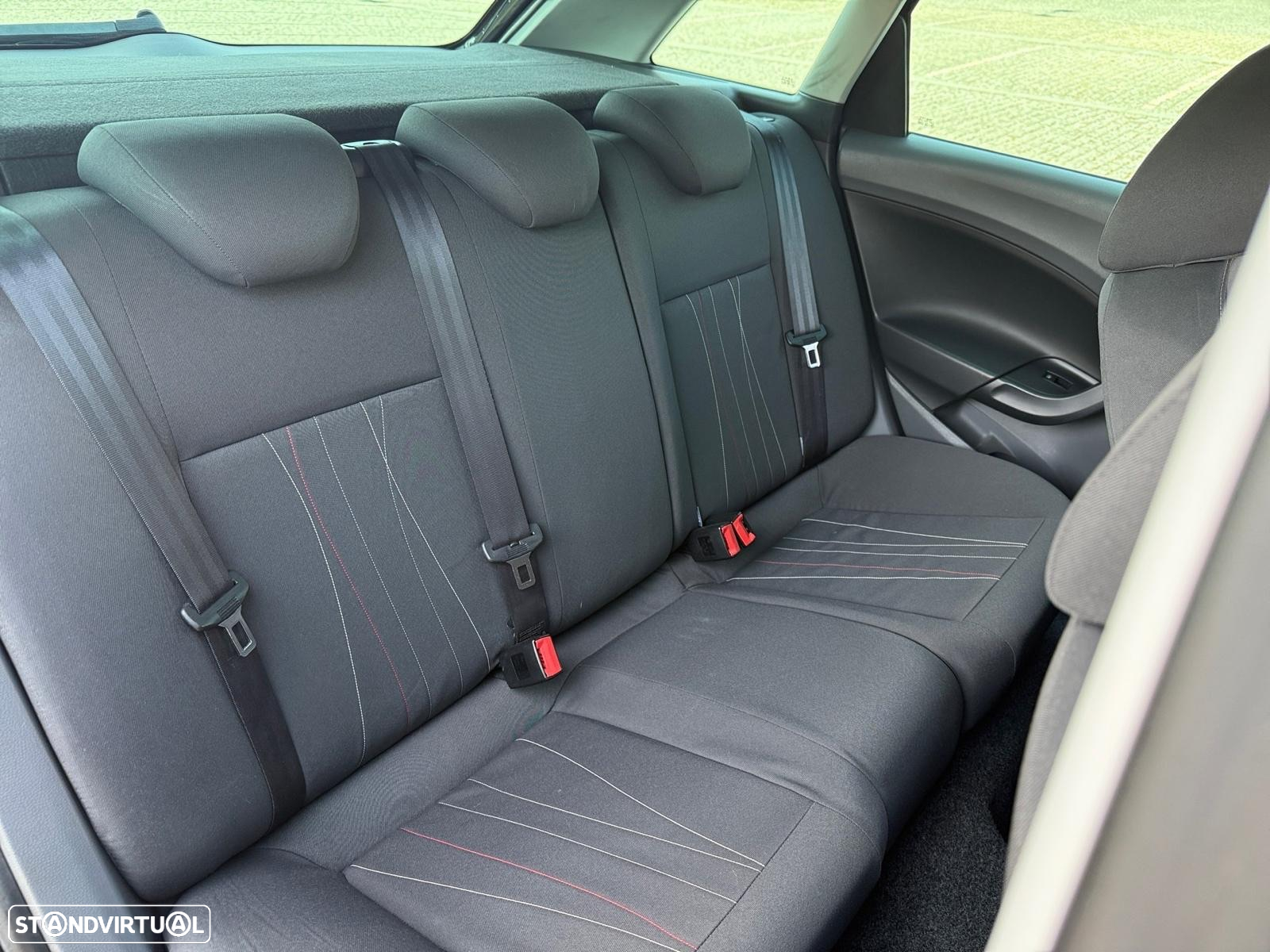 SEAT Ibiza ST 1.6 TDI Copa DPF - 12