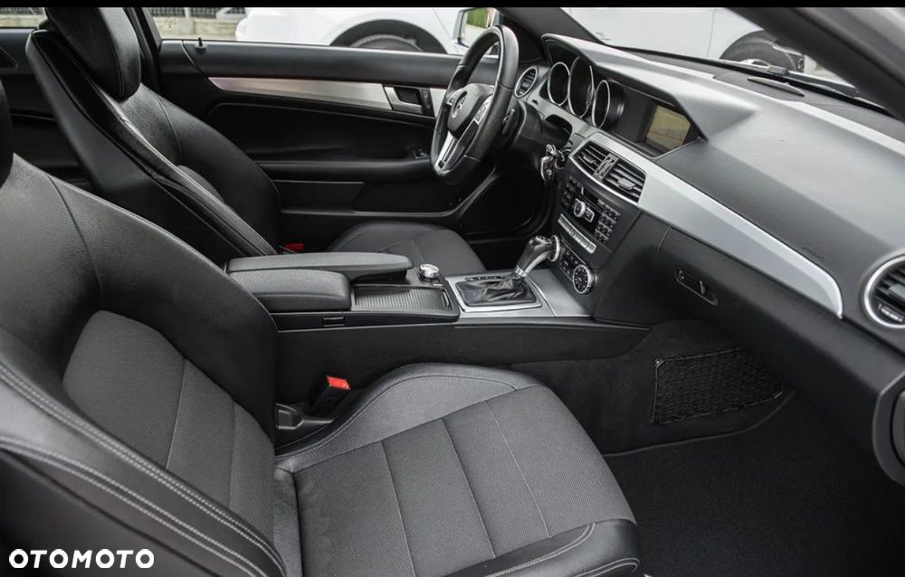 Mercedes-Benz Klasa C 200 Coupe 7G-TRONIC Edition - 28