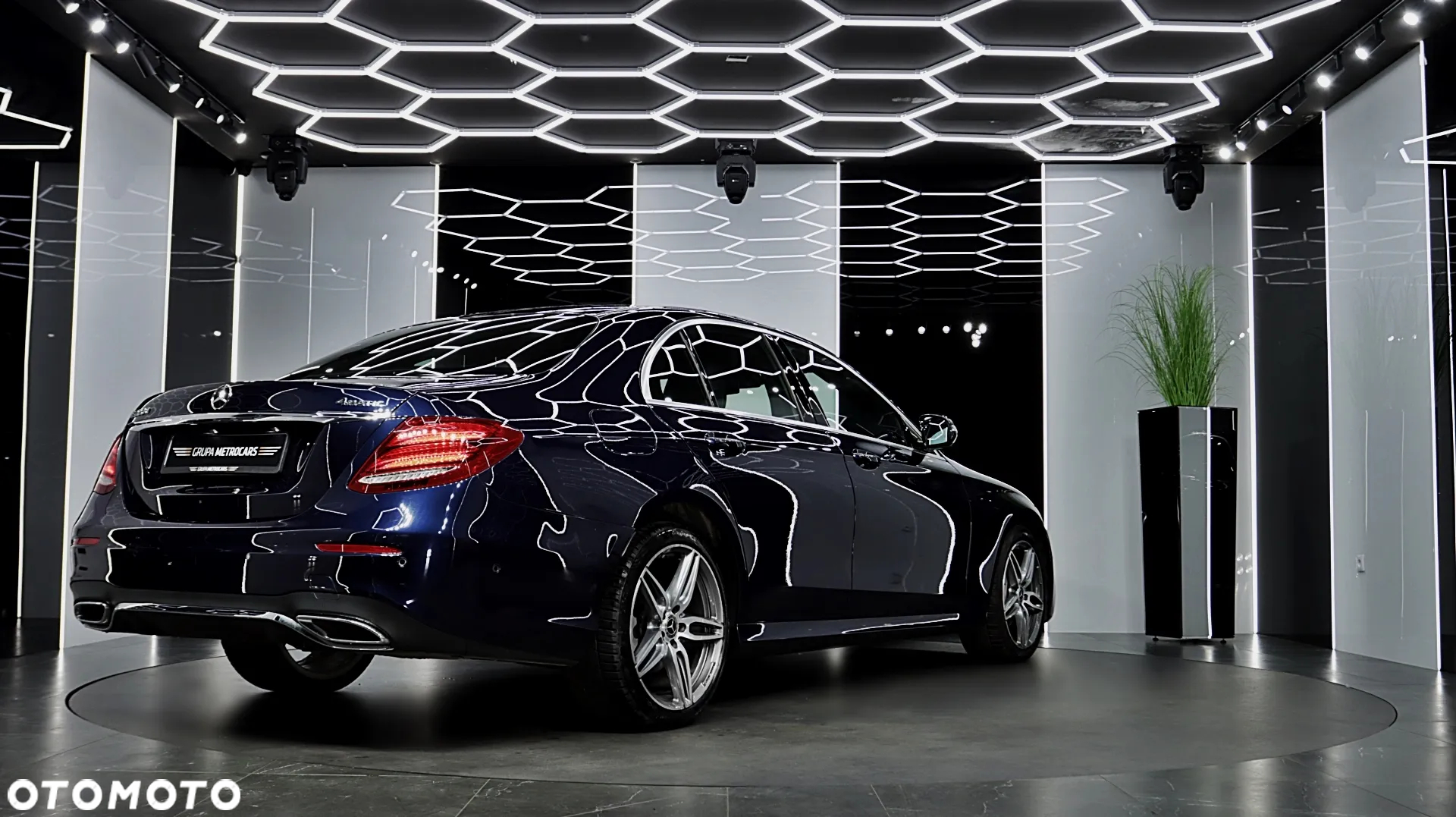 Mercedes-Benz Klasa E 220 d 4-Matic 9G-TRONIC - 8