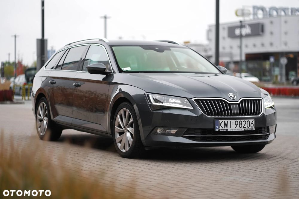 Skoda Superb 2.0 TDI SCR Style DSG - 4
