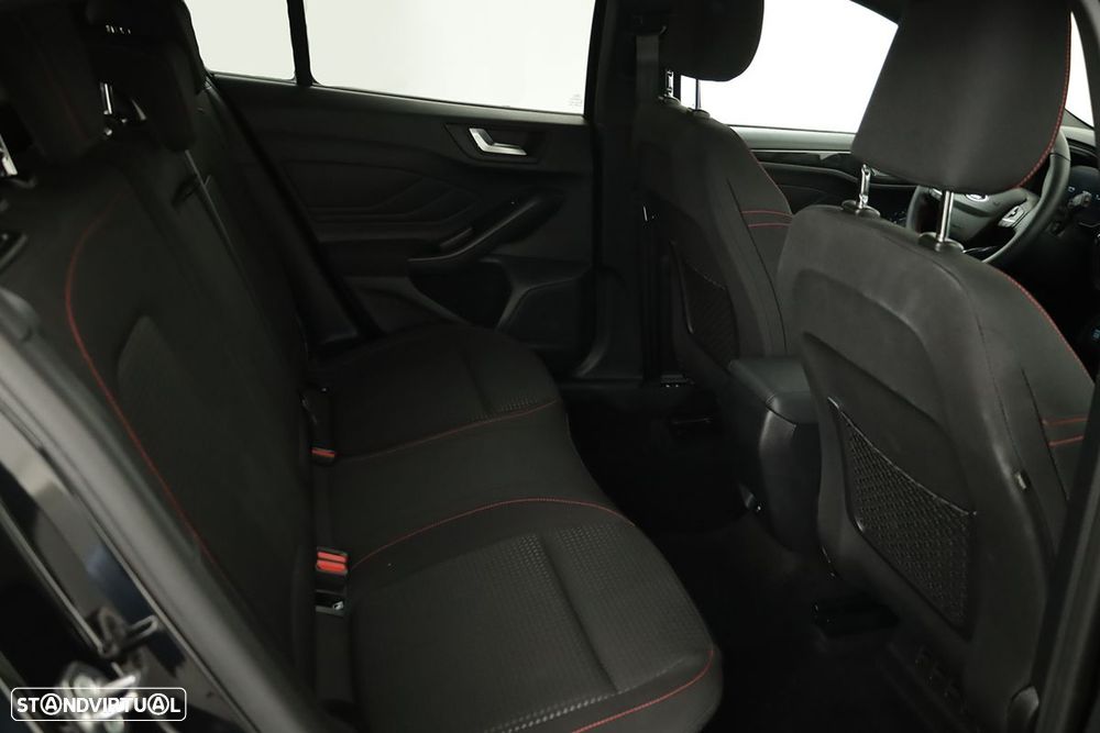 Ford Focus 1.0 EcoBoost MHEV ST-Line X - 22