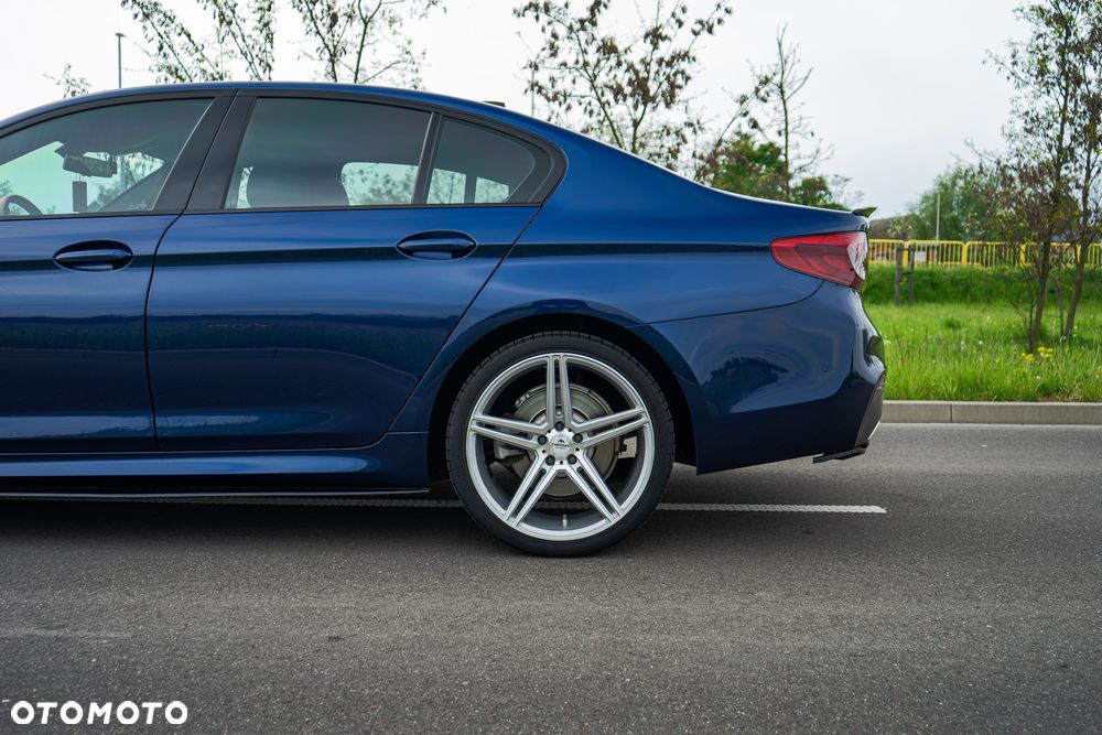 BMW Seria 5 520d xDrive - 4