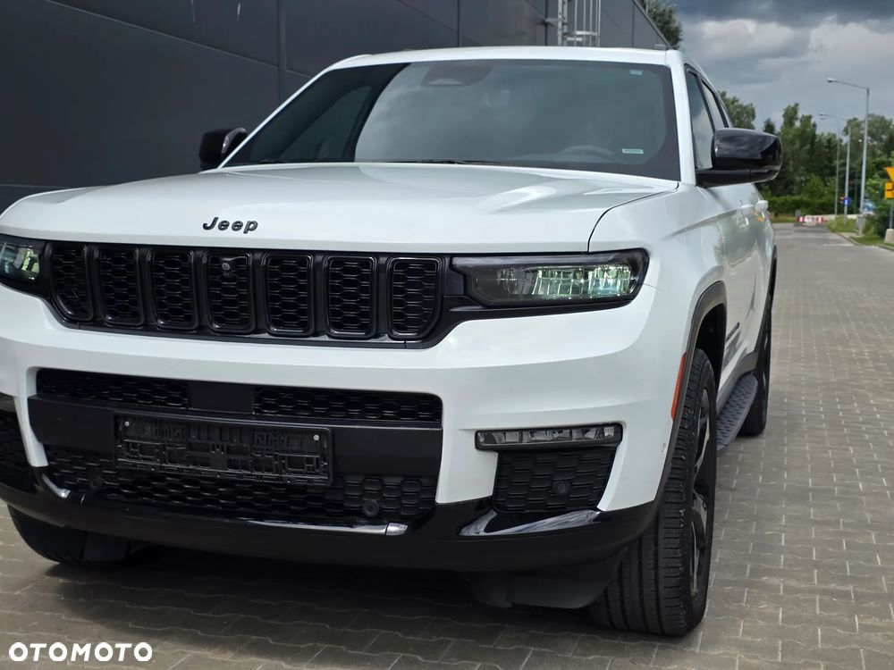 Jeep Grand Cherokee - 12