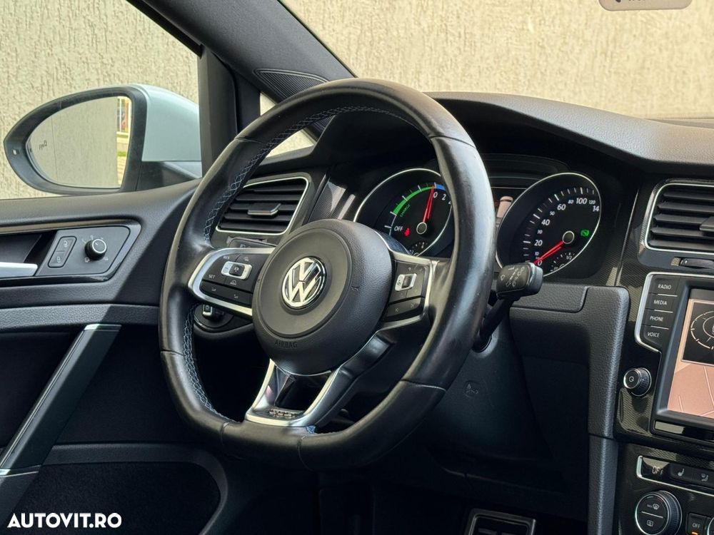Volkswagen Golf - 9