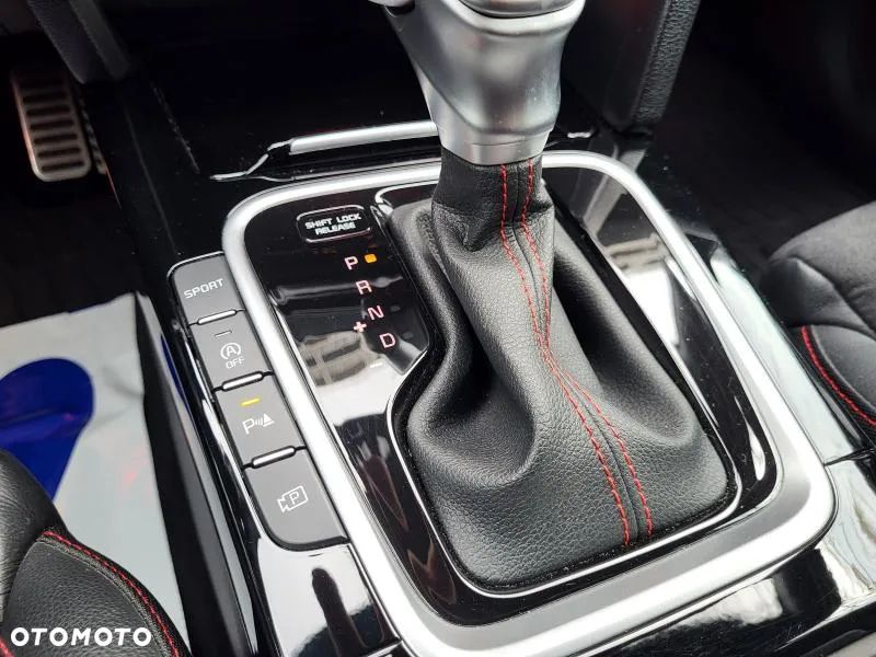 Kia Ceed 1.6 T-GDI GT DCT - 17