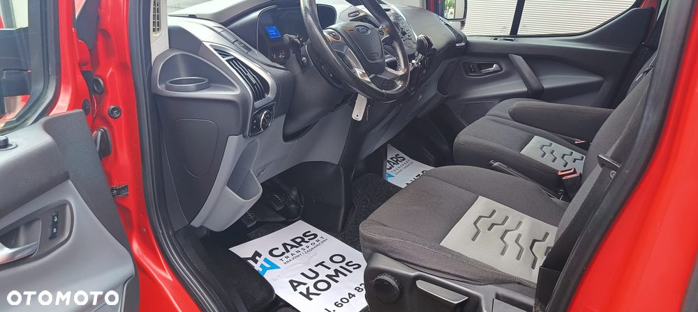 Ford CUSTOM - 17