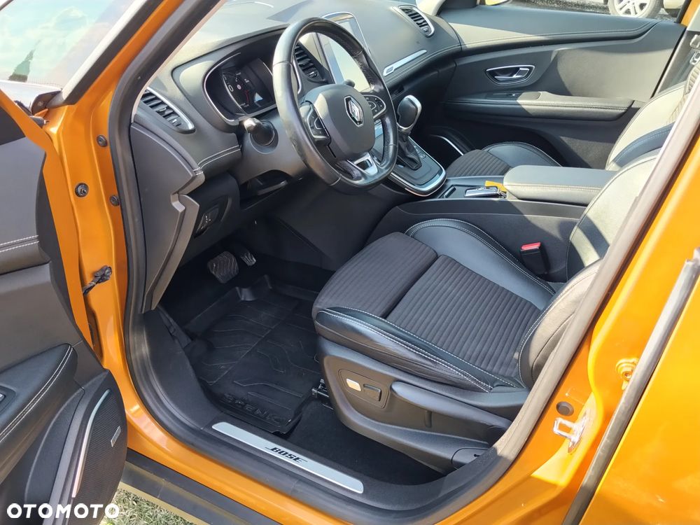 Renault Scenic 1.6 dCi Bose EDC - 11
