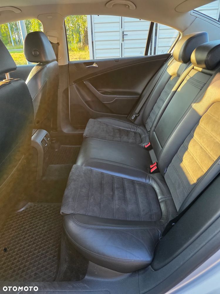 Volkswagen Passat 2.0 TDI Highline DSG - 9