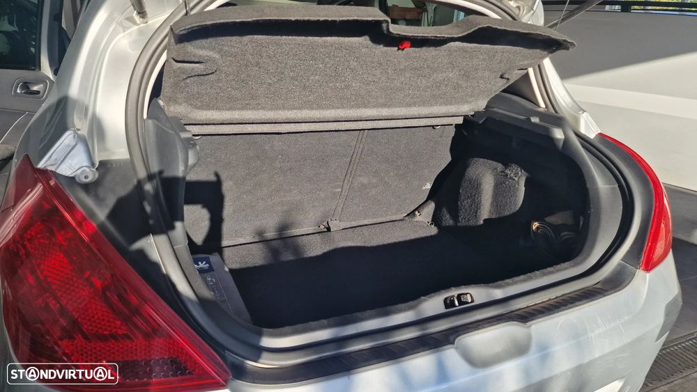 Peugeot 308 1.4 16V Executive - 9