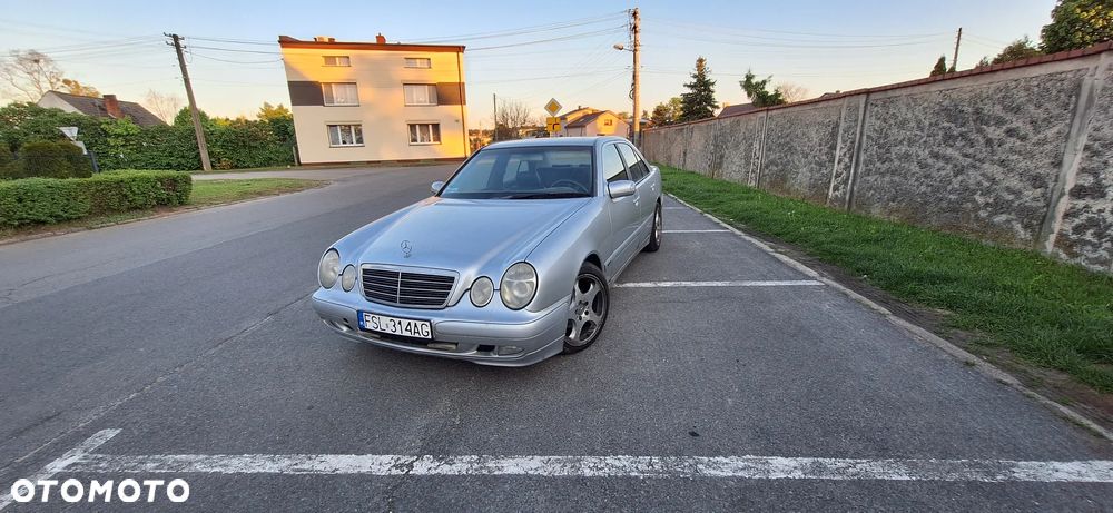 Mercedes-Benz Klasa E - 1