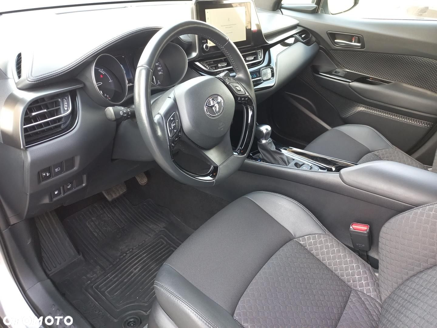 Toyota C-HR - 17
