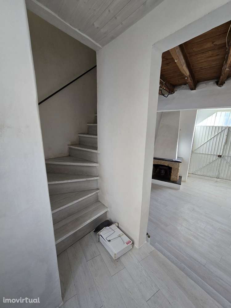 Moradia T3 Geminada 2 Andares Torres Novas - Grande imagem: 3/12