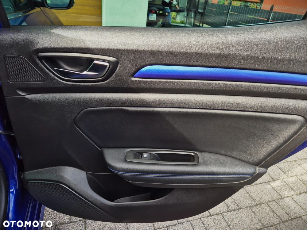Renault Megane ENERGY TCe 205 EDC GT - 30
