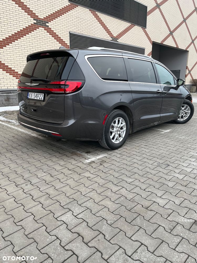 Chrysler Pacifica - 5