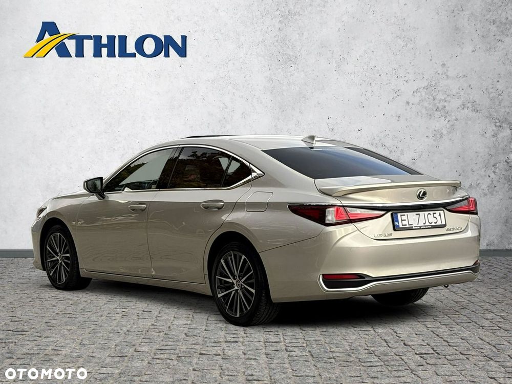 Lexus ES 300h Business Edition - 3