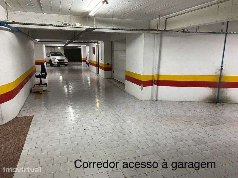 Arrenda-se Garagem Box com 14m2 - Queluz - Grande imagem: 4/6