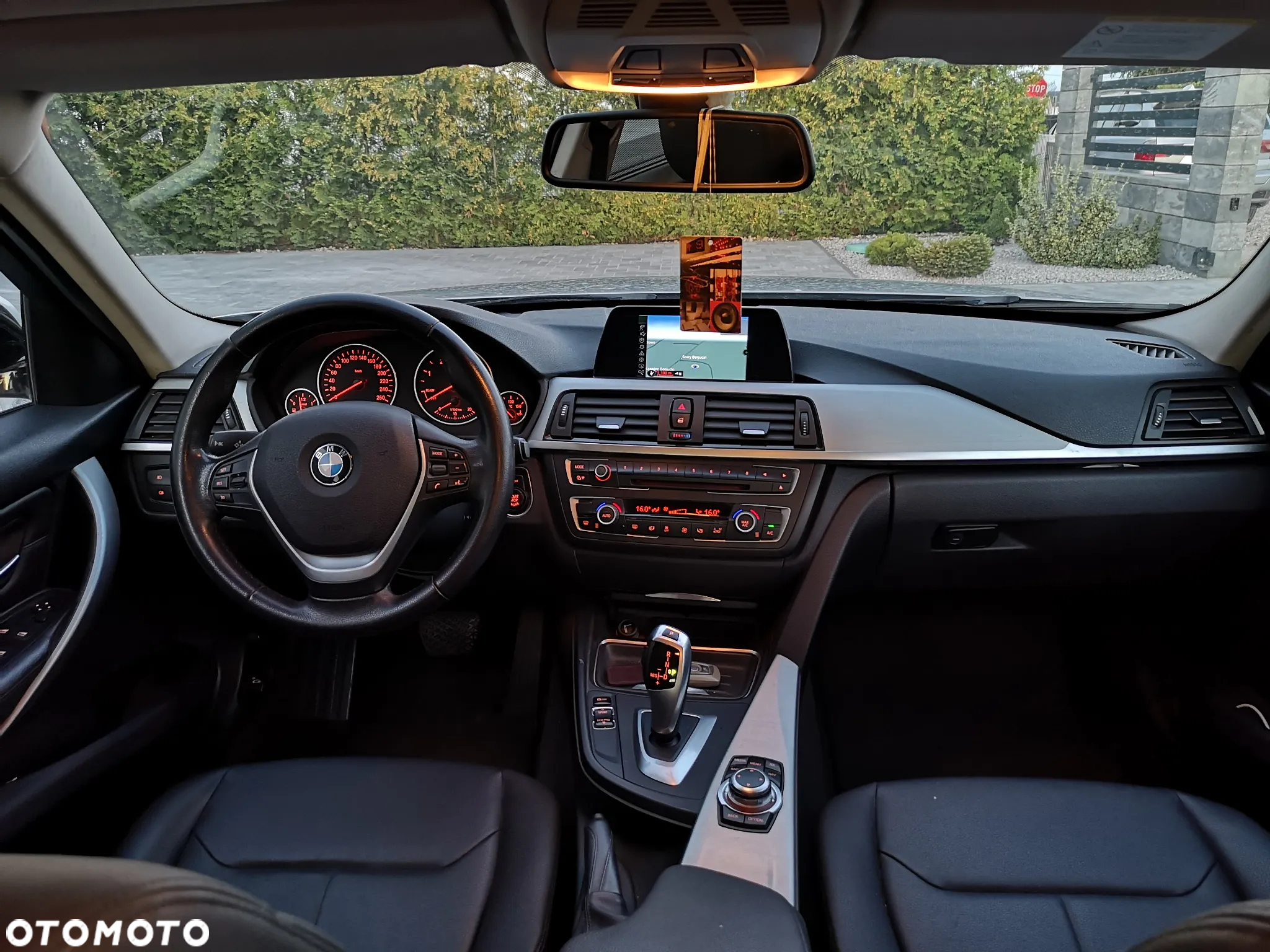 BMW Seria 3 318d Touring Blue Performance Modern Line - 19