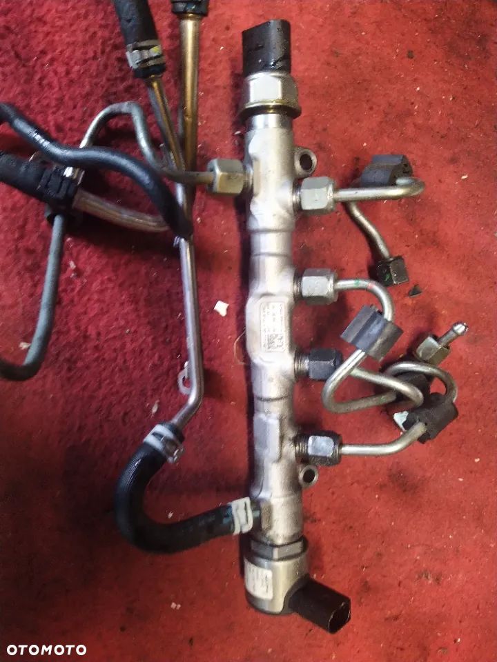 Listwa paliwa skoda 1.6 tdi 04L130039F