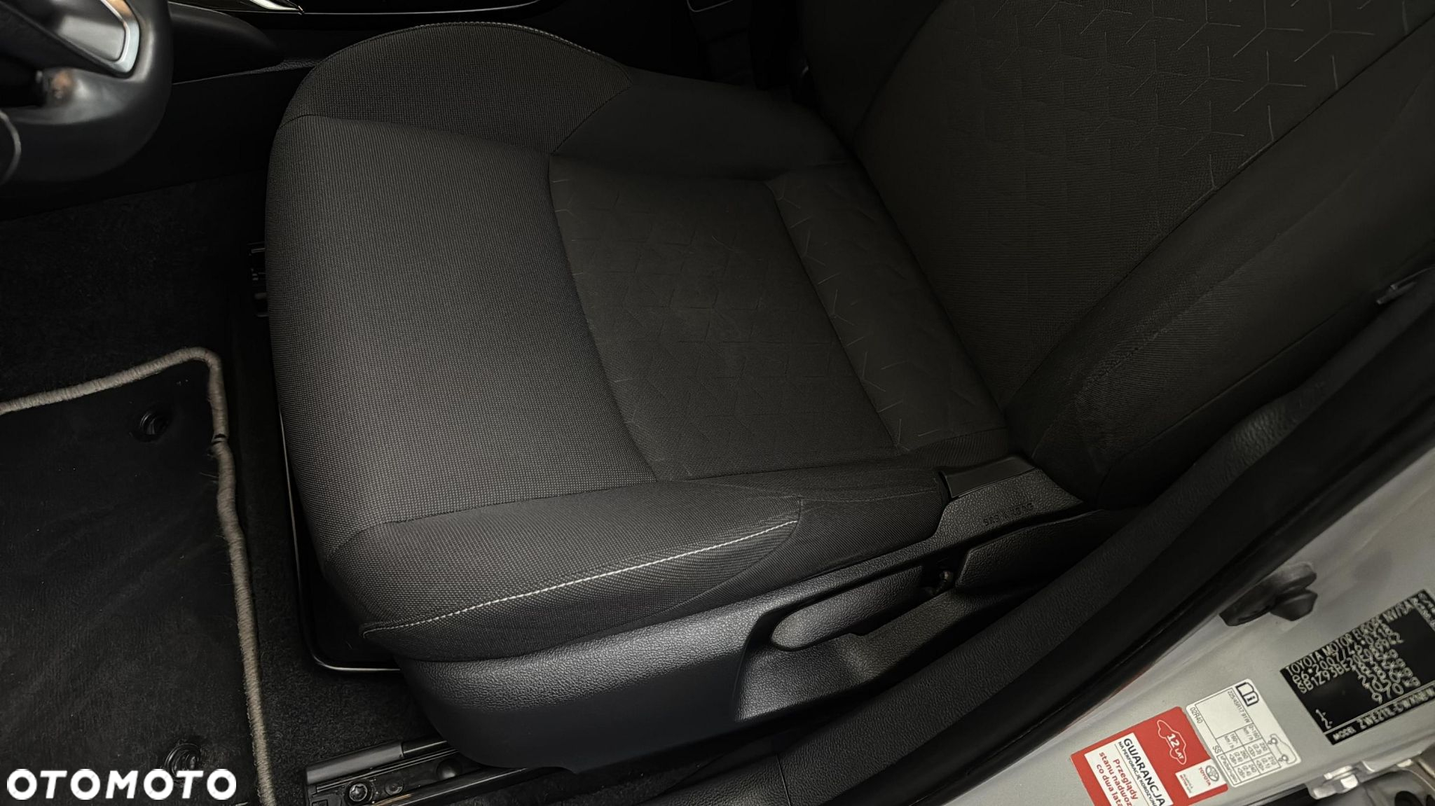Toyota Corolla 1.8 Hybrid Comfort - 13