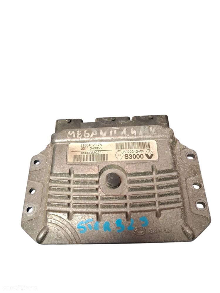 Sterownik KOMPUTER SILNIKA ECU RENAULT MEGANE II 8200283924 - 1
