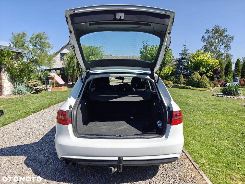 Audi A4 2012 photo 5