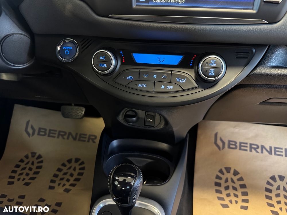 Toyota Yaris 1.5 VVT-i HSD Dynamic - 14