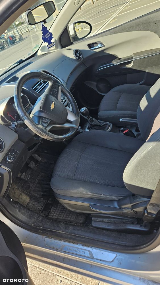 Chevrolet Aveo - 12