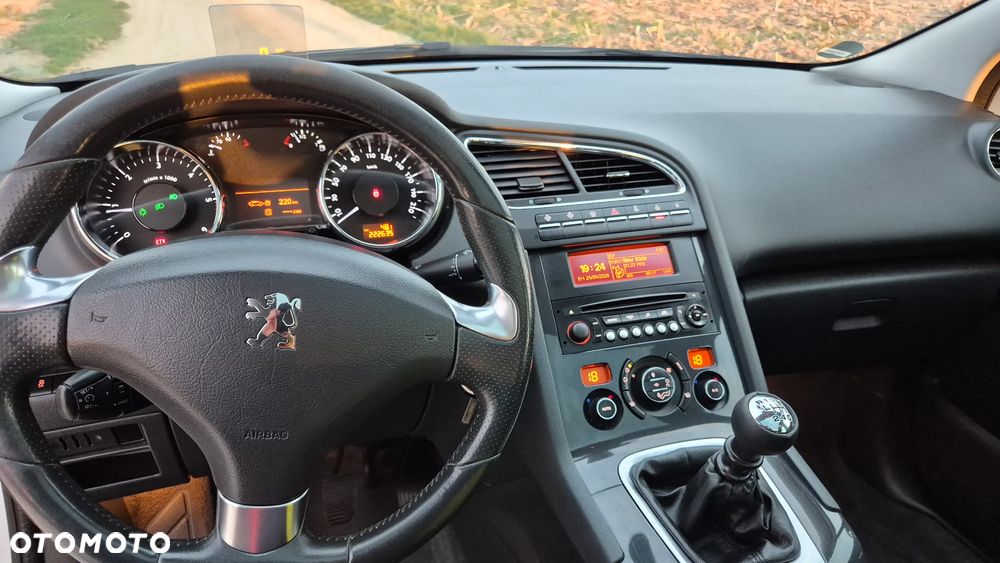 Peugeot 5008 HDI FAP 150 Allure - 18